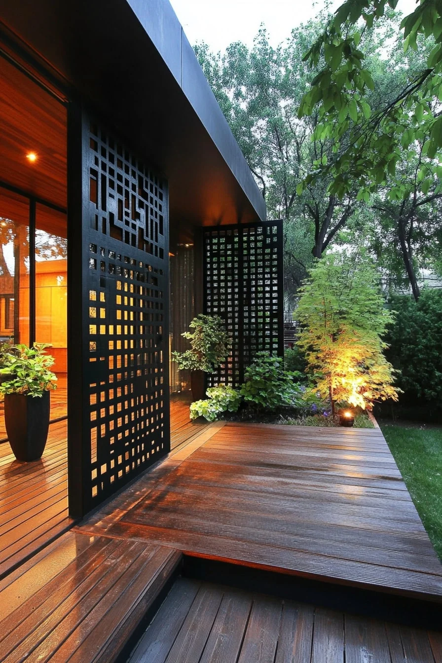 Deck with Black Privacy Screen